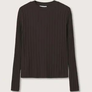 Black ribbed sweater